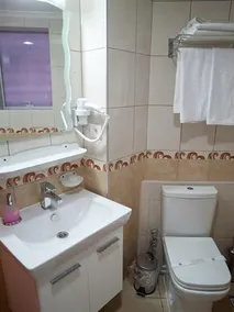 Kamer Hotel - Image 2