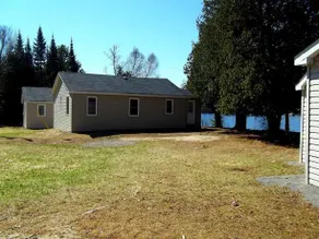 Lake St. Peter Cottage Resort - Image 2