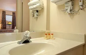 Doniphan - Days Inn - Image 3