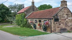 Ann's Cottage & The Old Smithy - Image 2