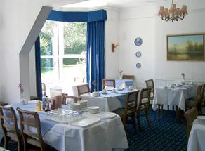 Lanarth Hotel and Caravan Park - Image 5
