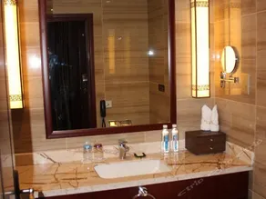 New World Lichuan Hotel - Image 5