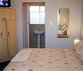 Artemis Guest House - Image 2