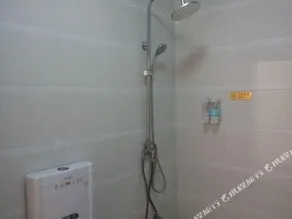 Tengchong Huiding Hotel - Image 4
