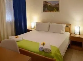 Jenny's Apartments - Image 4