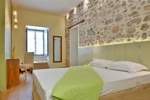 Manolia - Image 2