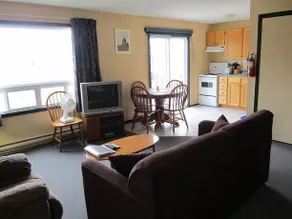 Port Mouton Bay Cottages & Restaurant - Image 5