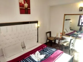 Hotel Laljee - Image 3
