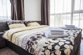 Central Park Apartments - Image 2