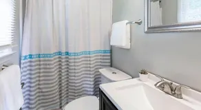 Luxury Home w/GameRoom KingSizeBed near Six Flags - Image 5