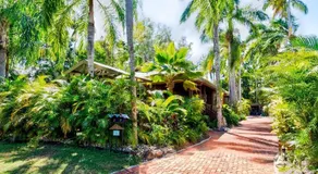 Three Bedroom & Two Bathroom @ 4 Mile Beach - Image 2