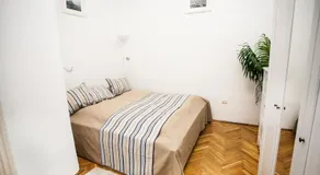 Oktogon Studio Apartment - Image 2