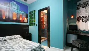 JC Rooms Puerta del Sol - Image 4