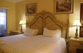 Senzi Guest House - Image 3