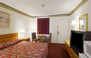 Rest Inn West Memphis - Image 2