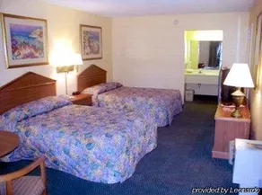 Secrets Hideaway Resort & Spa - Image 2