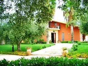 Villa Lisa Bed and Breakfast - Image 2