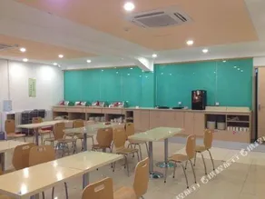 Grace Inn Feicheng Bus Station - Image 2