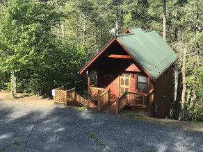 Bear Den Mountain Resort - Image 1