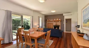 Somerville Wines Cottage - Image 3