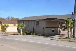 Luxury Inn - Image 2