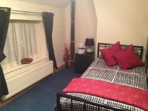 The Golden Lion Hotel - Image 3