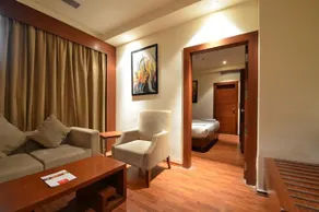 Expotel Hotel - Image 5