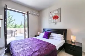 4 BR Villa Delphin - Image 3