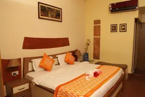 OYO Rooms Godowlia Shivala Road - Image 5