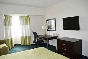 Emerald Crown Hotel - Image 3