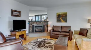 Family-friendly house with sauna, pool & garden | Mountain view | Close to the beach - Image 5