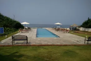 Avisa Nila Beach Resort - Image 2