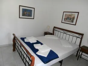 Olive House - Image 2