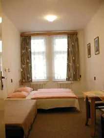 Church Pension Praha - Husuv Dum - Image 2