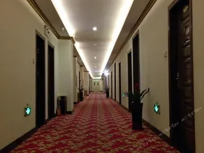 Xinxing Business Hotel - Image 3