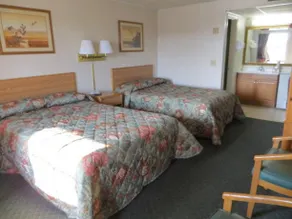 Pine Crest Motor Lodge - Image 3