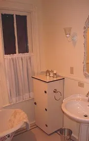 The Sleepy Senator Guest House - Image 2