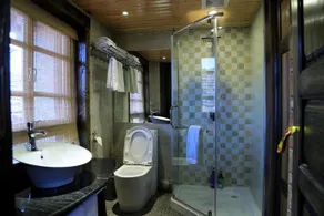 Karma Cafe & Lodge - Image 5