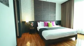 The Vertical Suite - Image 3