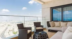 Chic&Design 4Br Apartment - Image 4