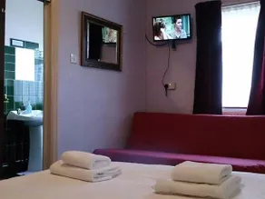 Elton Bank Hotel - Image 5