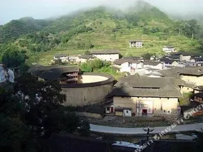 Zhangzhou Tulou Wei Qun Lou Inn - Image 4