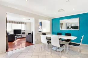 Castle Hill Self-Contained Modern Four-Bedroom House 128 HAR - Image 2
