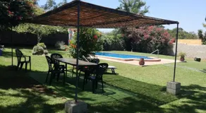 Chalet con piscina privada, natural y acogedor - Image 2