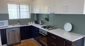 2 Bed Bar Beach Apartment - stroll to beach & cafes, supermarket apartment number 6 - Image 2