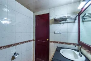 Hotel Grand Meridian Seshadripuram - Image 5
