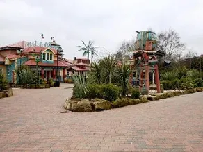 Splash Landings Hotel - Image 4