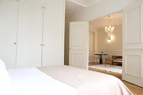 Private Apartment - Eiffel Tower View - Champ de Mars - Image 3