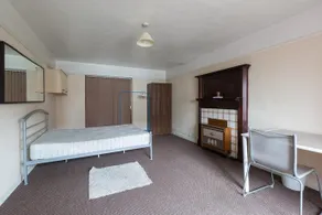 Birmingham Guest House 03 - Image 4