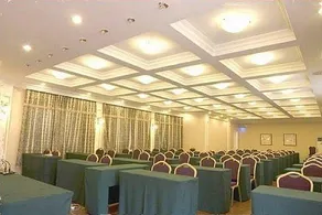 Hongri Business and Resort Hotel Badaguan Qingdao - Image 5